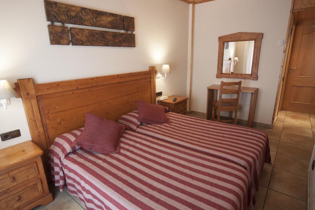 Hotel Sant Roc Camprodon Bagian luar foto