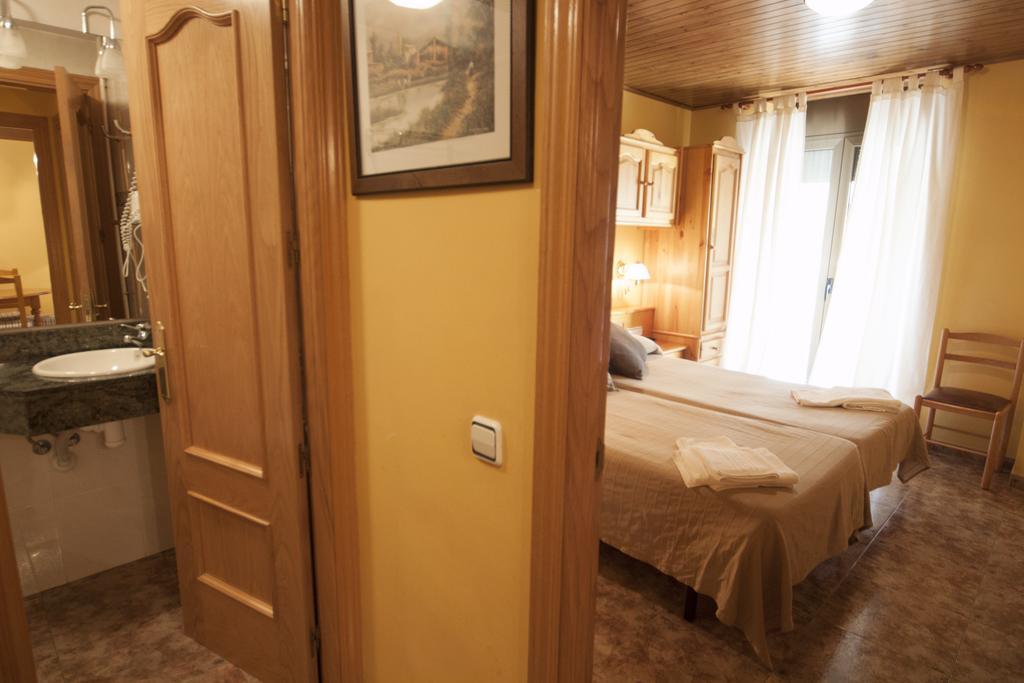 Hotel Sant Roc Camprodon Bagian luar foto