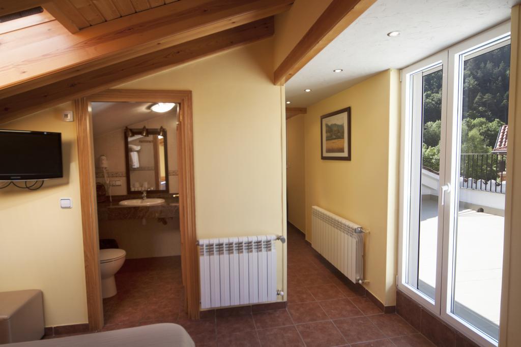 Hotel Sant Roc Camprodon Bagian luar foto